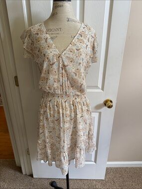 🌸 Gentle Fawn | Tiered Floral Smocked Waist Dress - Cream & Light Taupe